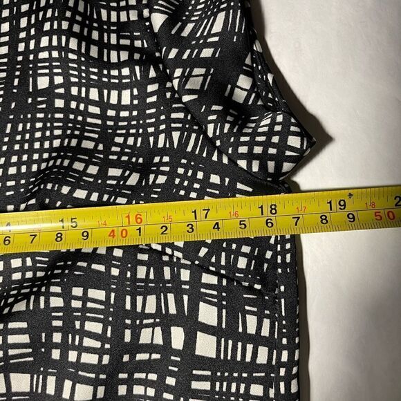 Miggi in New York Korean Clothing Dress - Picture 4 of 9